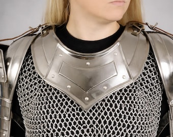 Women's Knight Chainmail Shoulder Steel Armor Set: Medieval LARP Cosplay Costume with Chainmail