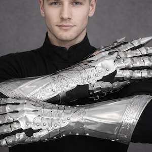 Gants de style dark fantasy gravés, gantelets gothiques médiévaux, armure de guerrier fantastique pour GN, costume de cosplay