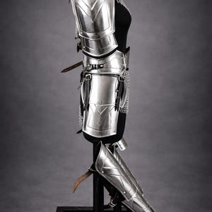 Female Medieval Knight Suits Armor Set: with Chainmail Mantle Cosplay Outfit LARP, Cosplay image 9