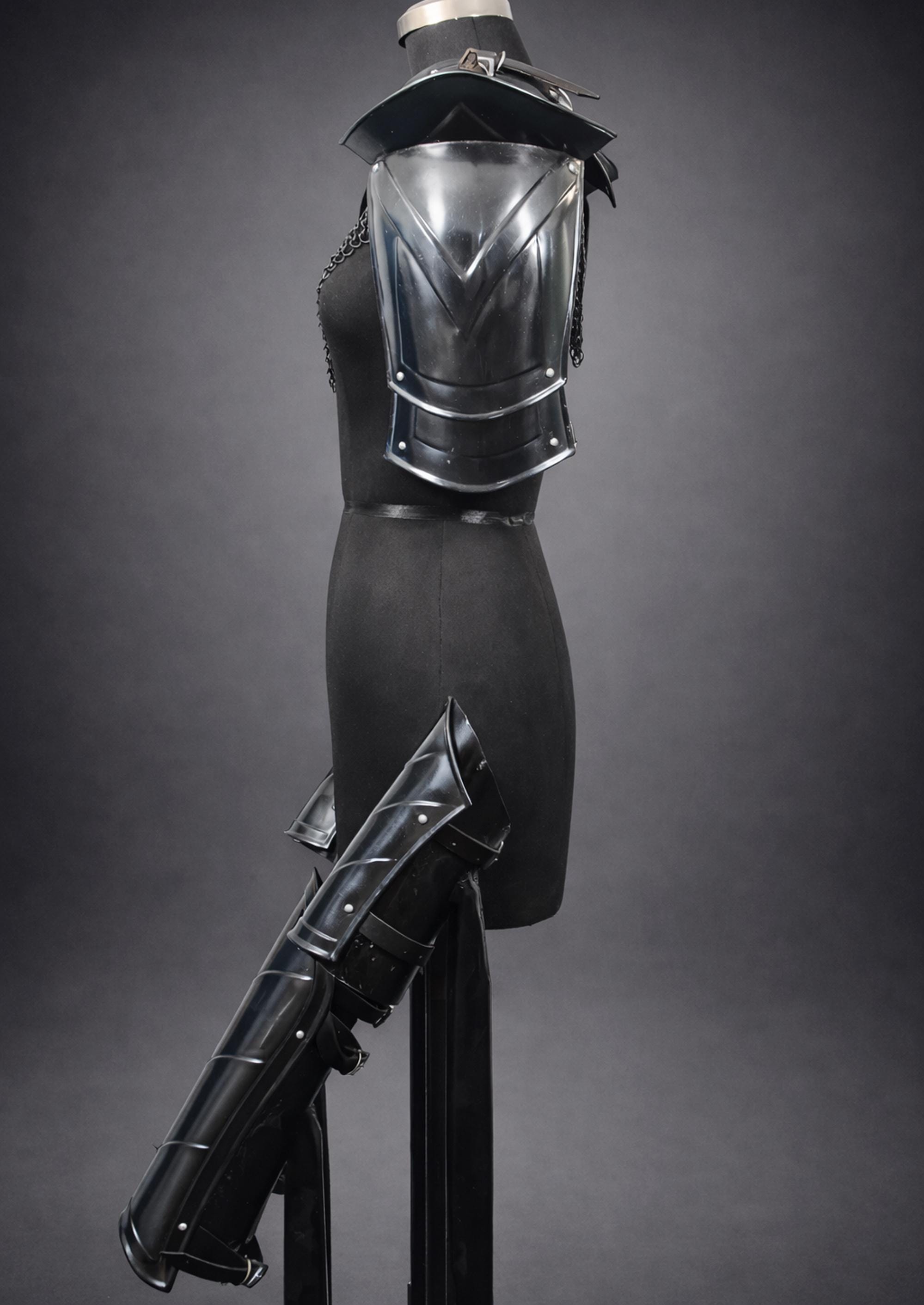 Female Knight Full Suits Cuirass Armor Set: Blackened Steel Pauldron ...