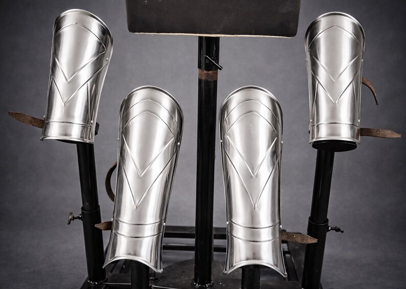 Female Medieval Knight Suits Armor Set: with Chainmail Mantle Cosplay Outfit LARP, Cosplay image 8