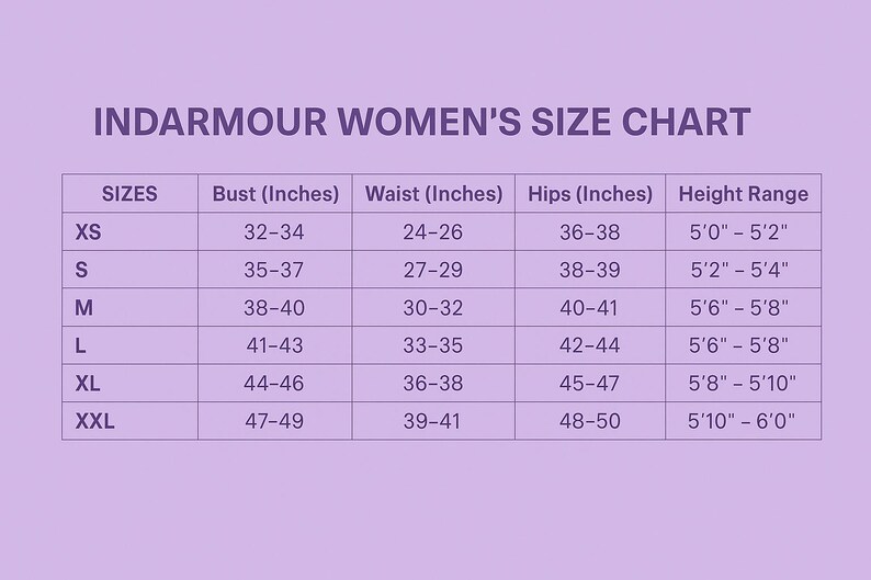 K&ouml;nnte beinhalten: Eine violette Gr&ouml;&szlig;entabelle mit dem Titel INDARMOUR WOMEN'S SIZE CHART. Die Tabelle listet Gr&ouml;&szlig;en von XS bis XXL mit entsprechenden Ma&szlig;en in Zoll f&uuml;r Brust, Taille und H&uuml;fte sowie H&ouml;henbereiche in Fu&szlig; und Zoll f&uuml;r jede Gr&ouml;&szlig;enkategorie auf.
