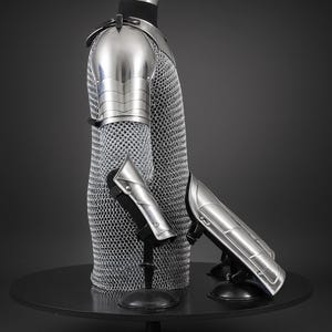 Men's Medieval Knight Armor Set: Steel Gorget Pauldron, Chainmail Shirt, LARP Cosplay image 5