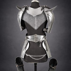Female Medieval Knight Suits Armor Set: with Chainmail Mantle Cosplay Outfit LARP, Cosplay image 5