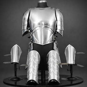 Brave Lady Knight Warrior Queen Half Armor Cuirass Set: Medieval Renaissance LARP, Cosplay
