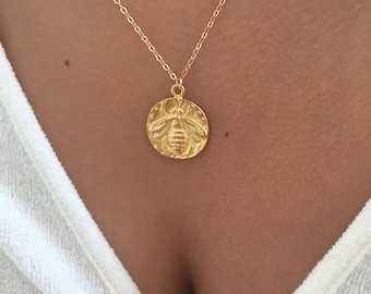 Bee Necklace Laser Engraved Charm Hexagon Bee Hive Dainty Gold Dipped Necklaces Jewelry Gifts for Her Queen Bee Beyonc\u00e9 Trend