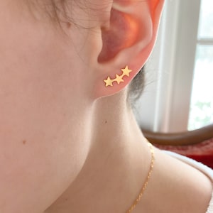 Ear climber Earrings, gold earrings, minimalist earrings, dainty jewelry, small earrings, everyday earrings, gold jewelry, gifts for her