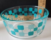 Rare Mid-century modern Pyrex Bowl. Turquoise design