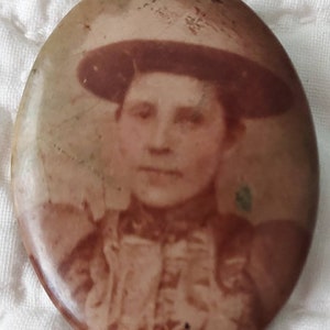 Antique sepia tone lapel photo button portrait An early Minnie Pearl farm wife pure country farm core circa 1900
