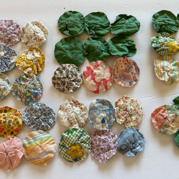 Lot of 45 Yo-yo pieces vintage green and pink fabric quilt projects green and multicolor yo-yos 1940s feedsack