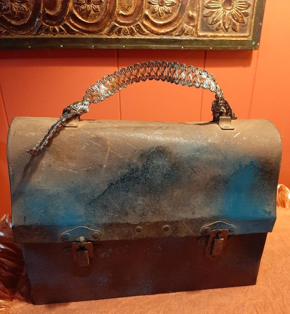 Vintage rusty crusty blue lunch box Circa 40's or… - image 5