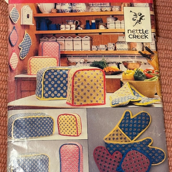 Vintage Butterick 4690 appliance covers potholder oven mitts blender cover toaster cover pad holder