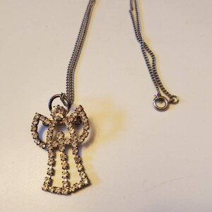 Vintage Rhinestone angel pendant pin Articulating Rhinestone Angel necklace statement pendant rhinestone necklace with 17 in chain. bild 2