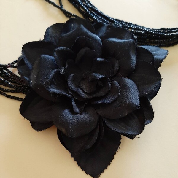 Unique vintage black beaded necklace.