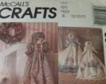 Vintage McCalls 5515 uncut doll clothes pattern.   American heirloom 13 inch doll placemats finger towels