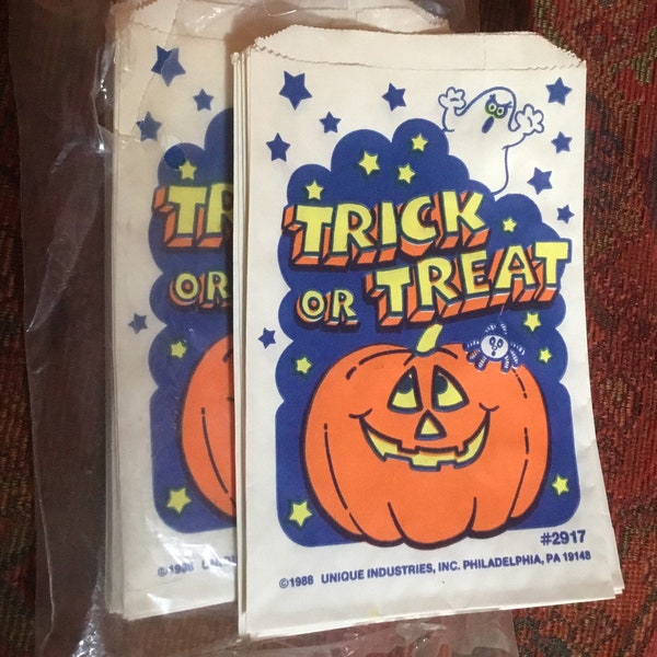 Vintage Halloween party favor paper bags, 34 party favor bags, 6 x 4 inches