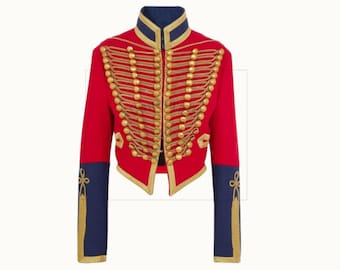 Chaqueta militar de lana roja, bordado dorado, estilo húsar vintage.