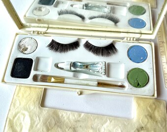 Eyelashes Eyeshadows Compact Set Kit Max Factor Lash- a-Dashery 1969 Rare Vintage Makeup Cosmetics Gift for her Nile Green Blue Brush Glue