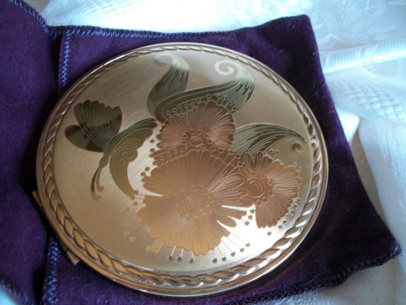 Butterfly Compact Elgin Gorgeous Brushed Satin Bi… - image 2