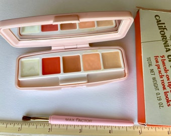 Vintage Max Factor 1950-60 crema labial / lápiz labial maquillaje espejo compacto coleccionable con pincel de relieve de oro rosa original Max Factor Sin usar