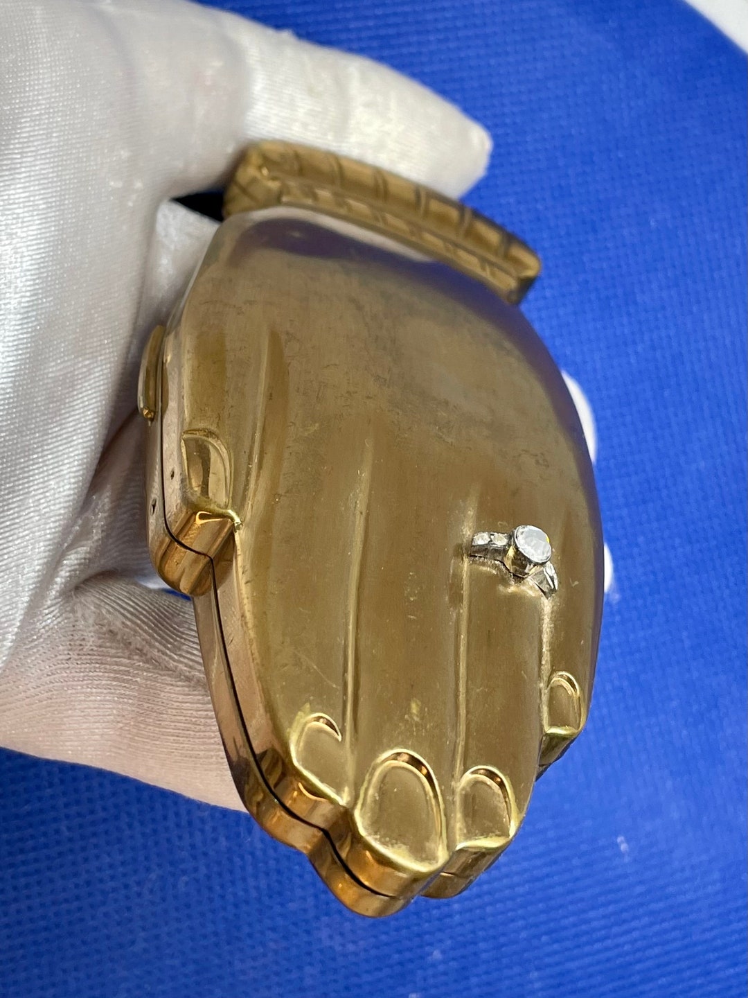 Compact Engagement Engagement Ring Hand Shaped Volupte Figural Etsy