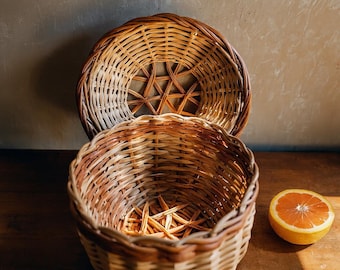 Cesta de mimbre tejida a mano: cesta rústica decorativa y de almacenamiento para el hogar, la cocina y el picnic.