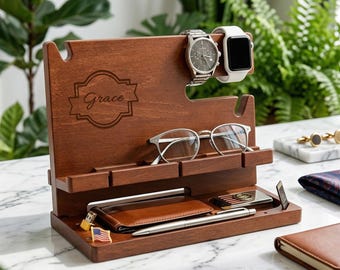 Station d'accueil en bois, cadeau personnalisé pour homme, organiseur de bureau gravé, support pour téléphone, cadeau pour mari, petit ami, papa, cadeau d'anniversaire de Noël