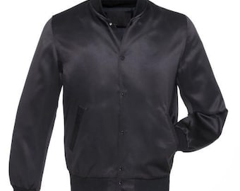 Chaqueta universitaria de satén negro liso, chaqueta universitaria, chaqueta de moda Letterman, chaqueta bomber universitaria de satén hecha a mano para hombre.