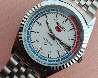 Vintage Refurbished Seiko 5 automatic japan made Day Date White dial men's wrist watch