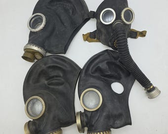 Set grigio di cinque vecchie maschere antigas vintage GP5 GP5M GP5M-xs PDF-7 collection