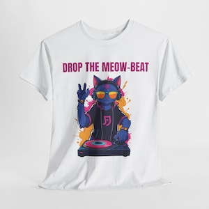 DJ Cat Graphic Tee: Funny Streetwear Music Shirt