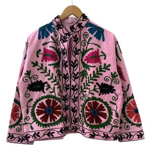Indian Embroidery Suzani Jacket, Handmade Suzani Cotton Jacket, Pink Suzani Short Jacket, Winter Wear Coat Jacket, Women&#39;s Wear Jacket