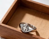 Minimalist Cross Ring for Men & Women – Stainless Steel Prayer Band — photo 10