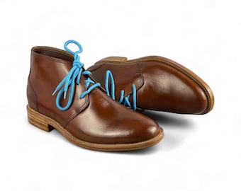 Botas Chukka marrones hechas a mano con cordones azules / Cuero de plena flor / Botas clásicas estilo desierto / Botines para hombre / Calzado formal moderno y exclusivo