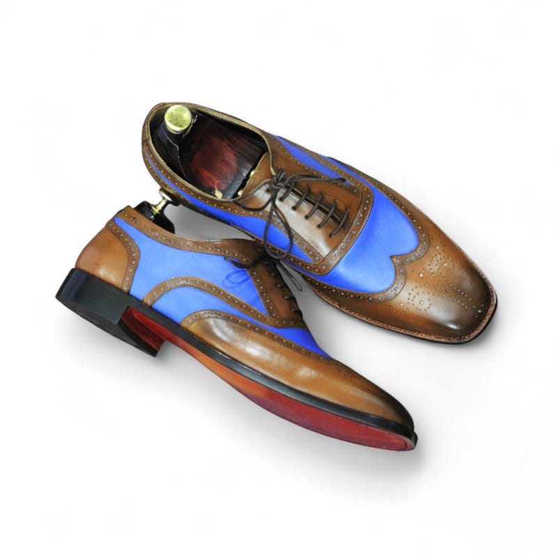 Insole close-up showing soft leather and cushioned comfort for extended wear.
