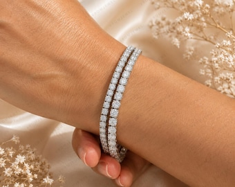Pulsera clásica de tenis con diamantes redondos cultivados en laboratorio en oro macizo de 14 quilates.