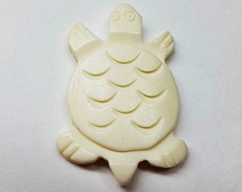 Handgesneden schildpadhanger uit been, wit 45 mm, milieuvriendelijk, accessoire voor sieraden maken