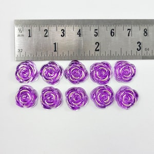 10 Stück Goldmetall eingefasste Rosen-Cabochons, Blume 15 mm Lila