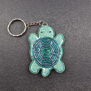 Green Turtle Beaded Keychain – Authentic Cree Native Beadwork