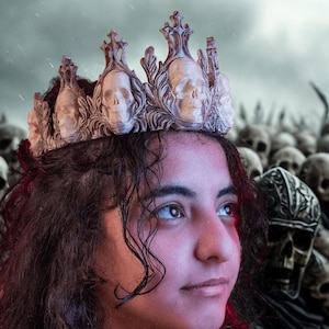 Skull Crown • Gothic Halloween Headpiece • Horror Costume Prop • Skeleton King or Queen Cosplay Accessory • Spooky Skull Tiara