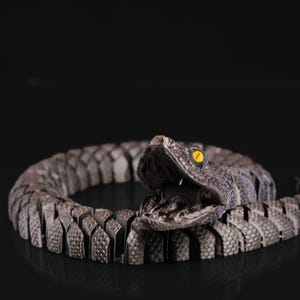 Gelede bushadder – 3D-geprint flexibel slangbeeldje met gelede segmenten, uniek reptielenbureauspeelgoed, fidget en verzamelobject
