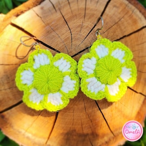 Parure de bijoux au crochet « Tropicana » - Collier romantique bohème, boucles d&#39;oreilles et breloques de sac, faits main avec du fil de coton et des perles vintage en bois