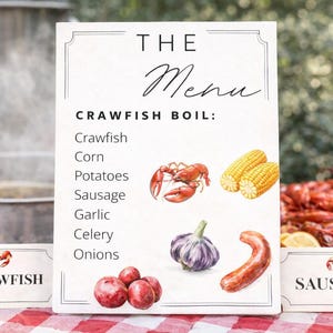 Könnte beinhalten: Eine Menütafel für ein Langusten-Kochen mit einer Zutatenliste und Aquarellillustrationen von Langusten, Mais, Kartoffeln, Würstchen und Knoblauch. Der Text lautet "THE Menu" in eleganter Schrift.