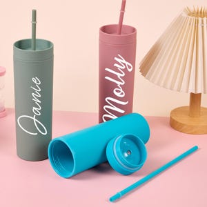 Kundenspezifische Acrylbecher Deckel und Strohhalm, Benutzerdefinierte Namenstasse, Brautjungfer Vorschlag Geschenk, Geburtstagsgeschenk, Kaffeetasse, Geschenk für jeden Anlass