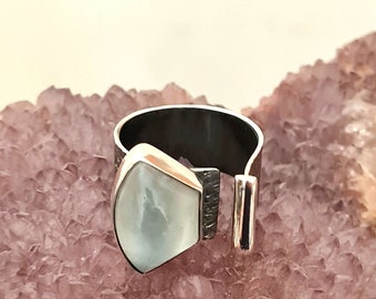 Anillo de plata calcedonia,Anillo de plata ajustable con calcedonia,Anillo de plata contemporáneo hecho a mano