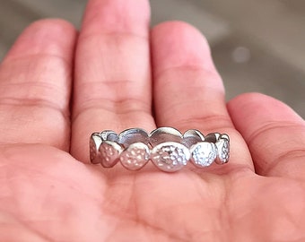 Kieselstein Ring,Kiesel Silber Bandring,stapelbarer Silberring,zierlicher Silberbandring,Geschenk für Frau