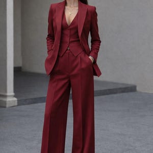 Damens röda 3-delade kostymset, skräddarsydda kavajbyxor, kraftfull klädsel och elegans bild 1