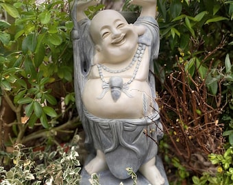 Estatua de Buda sonriente de 25 pulgadas para jardín, decoración asiática Jolly Hotei, escultura de resina de piedra fundida para interior y exterior, acabado en dos tonos.