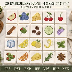 Könnte beinhalten: Eine Sammlung von 20 digitalen Stickerei-Icons mit Motiven von Lebensmitteln und Getränken wie Obst, Käse, Kräutern und Gewürzen. Das Raster zeigt gestickte Designs auf weißen Stoffquadraten, darunter Apfel, Blaubeere, Kirsche, Olive und Zitronenscheiben.