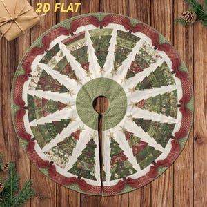 Puede incluir: Falda circular para árbol de Navidad con diseño de patchwork. La falda presenta árboles de Navidad verdes y rojos, estrellas doradas y lazos rojos. El centro tiene un estampado de lunares verdes.